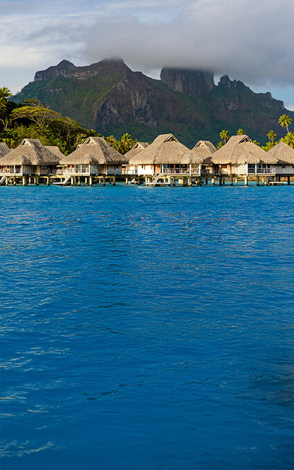 full-_0049_mclennan_tahiti_2013_0043.jpg Air Tahiti Nui Hotel overwater bungalows MLennan